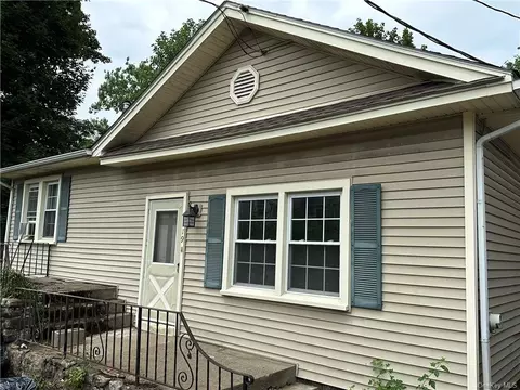 119 Firefighters Memorial Dr, Highlands, NY 10922