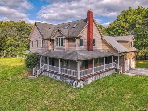 30 Sunset Dr, Greenville, NY 12771