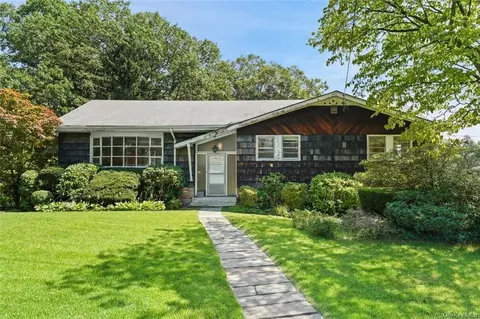 40 Soulice Pl, New Rochelle, NY 10804