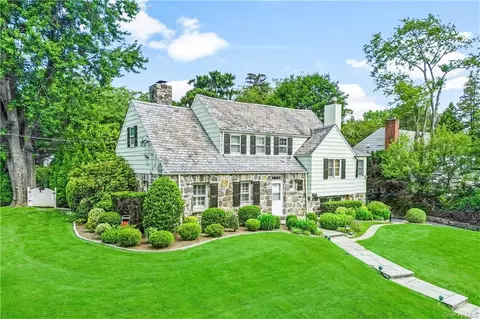 637 Fairway Ave, Mamaroneck, NY 10543