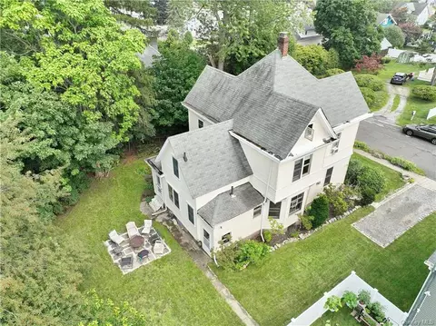 30 1st St, Ramapo, NY 10901