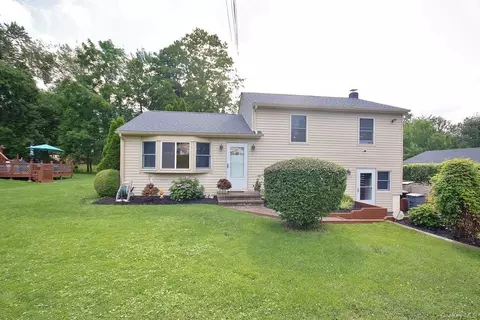 25 Heathcote Rd, Kent, NY 10512