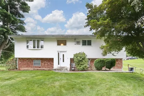 6 Manchester Dr, Ramapo, NY 10977