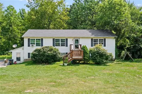 117 S Chodikee Lake Rd, Lloyd, NY 12528