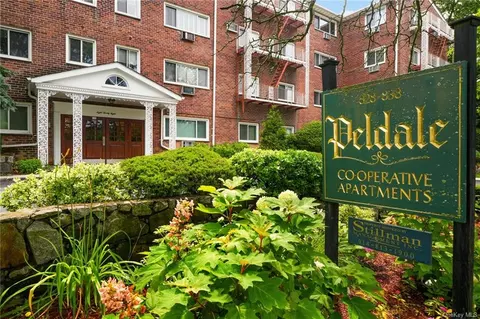 828 Pelhamdale Ave #2B, New Rochelle, NY 10801