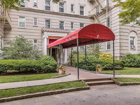 2 Park Ln #4E, Mount Vernon, NY 10552