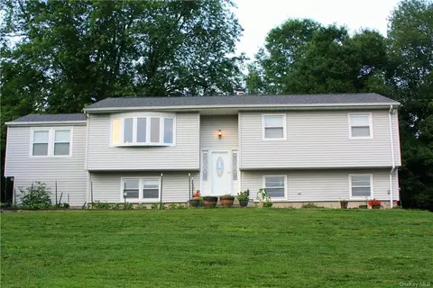 84 Horsepound Rd, Kent, NY 10512