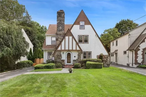 40 Jefferson Rd, Scarsdale, NY 10583