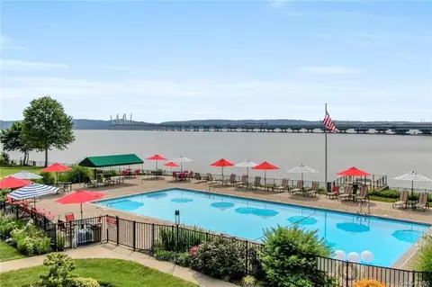 4 Salisbury Pt #LB, Orangetown, NY 10960