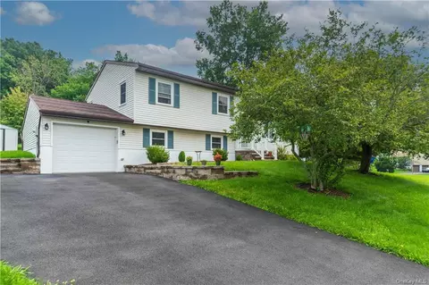 46 Decker Dr, Washingtonville, NY 10992
