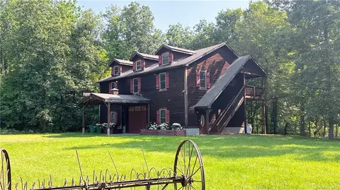 10 Haans Ct, Newburgh, NY 12589 photo 1