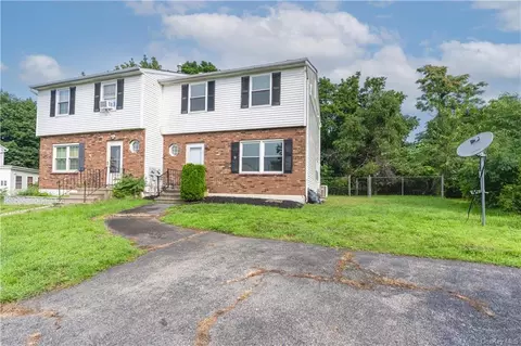 9 Harbor Hill Ct, Beacon, NY 12508