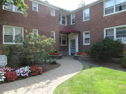 3 Bryant Cres #2M, White Plains, NY 10605