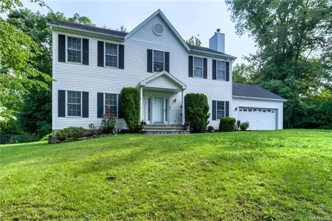 1 Valerie Ct, Cortlandt, NY 10511