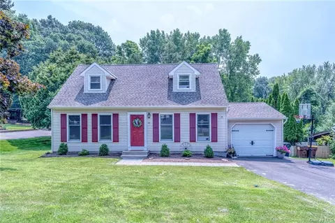 10 St Josephs Blvd, Ulster Park, NY 12487