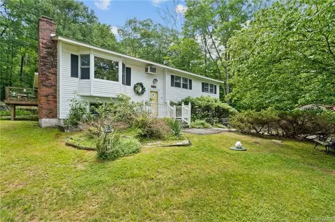 110 Starlight Rd, Thompson, NY 12701