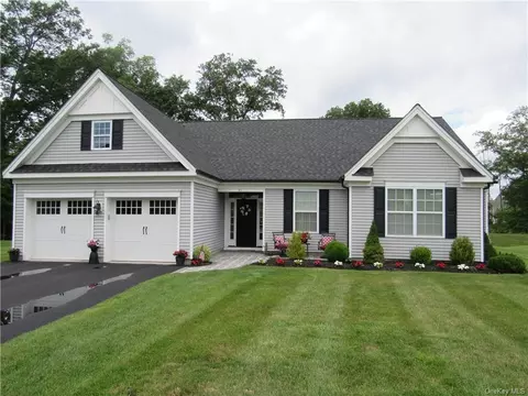 21 Woodmere Cir, Goshen, NY 10924
