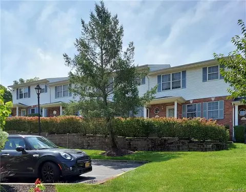 21 Jamie Ct, Ramapo, NY 10901