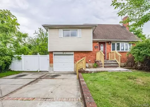 37 Ford Dr W, Massapequa, NY 11758