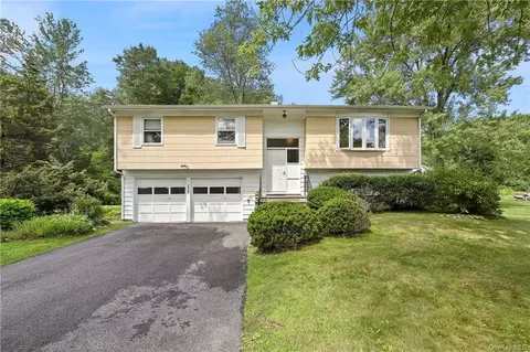 3363 Poplar St, Yorktown, NY 10598
