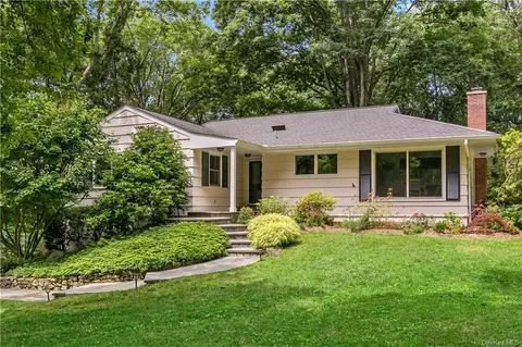 809 Long Hill Rd W, Briarcliff Manor, NY 10510