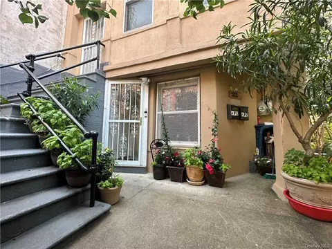 2322 Cambreleng Ave, Bronx, NY 10458