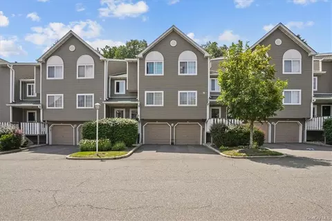60 Eagle Ridge Way, Clarkstown, NY 10954