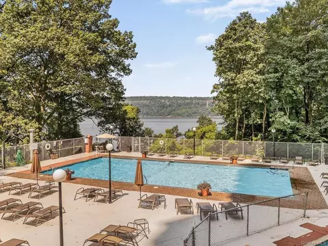 2621 Palisade Ave #5K, Bronx, NY 10463