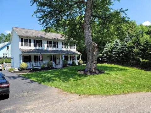 14 Suffern Rd, Ramapo, NY 10931
