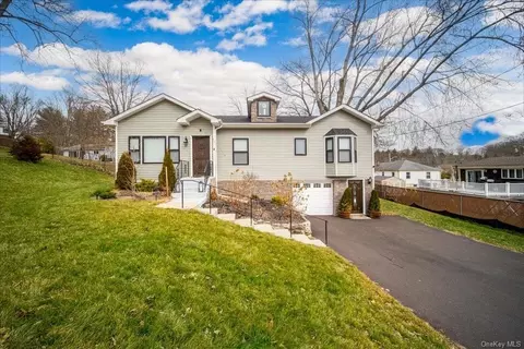 4 Midoaks Dr, Monroe, NY 10950