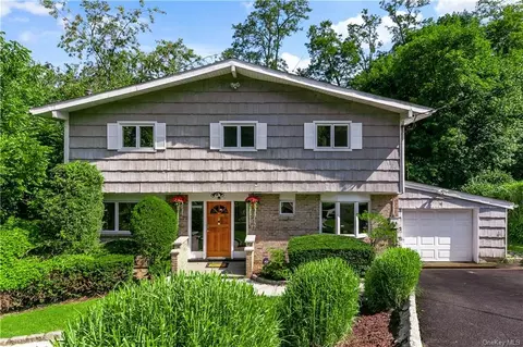 16 Stonewall Cir, Greenburgh, NY 10607
