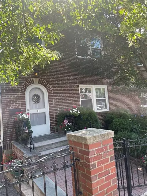 22 Herald St, Yonkers, NY 10704