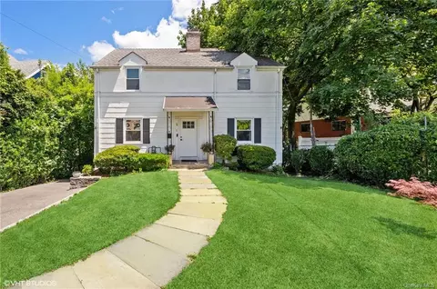 7 Pinebrook Rd, New Rochelle, NY 10801