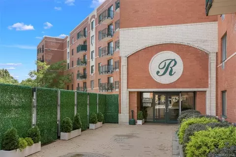 123 Mamaroneck Ave #219, Mamaroneck, NY 10543