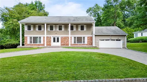 3 Dunmore Rd, Clarkstown, NY 10956