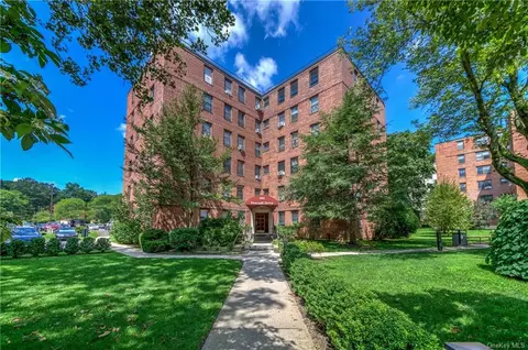 154 Pearsall Dr #2A, Mount Vernon, NY 10552