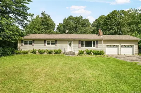 201 Woodcock Mtn Rd, Washingtonville, NY 10992
