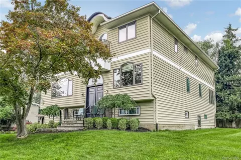 79 S Southgate Dr, Ramapo, NY 10977