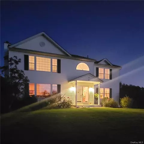 31 Jupiter Dr, Monroe, NY 10950