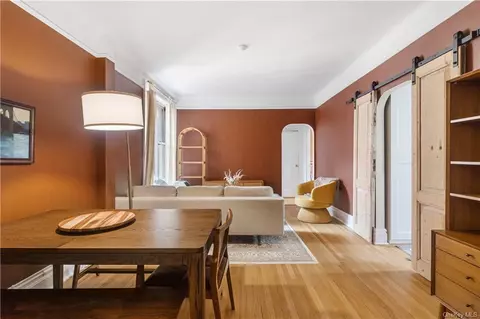35-20 82nd St #41, New York, NY 11372