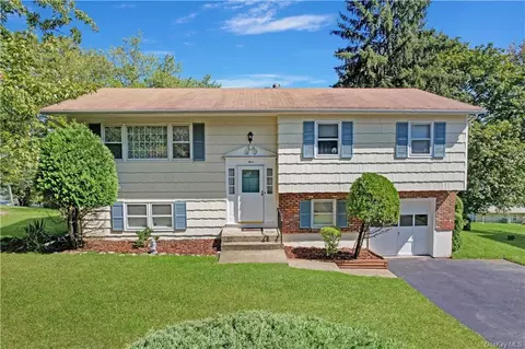 4 Havencrest Dr, Thiells, NY 10984