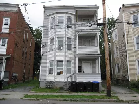 106 Winnikee Ave, Poughkeepsie, NY 12601