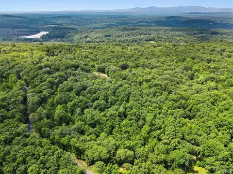 46 Carney Rd, Esopus, NY 12487