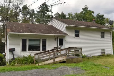 607 Ulster Heights Rd, Ellenville, NY 12428