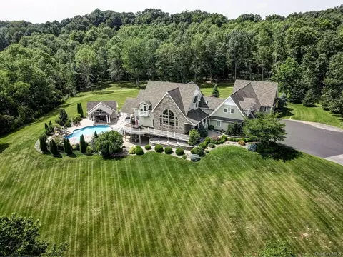 493 Hulsetown Rd, Hamptonburgh, NY 10916