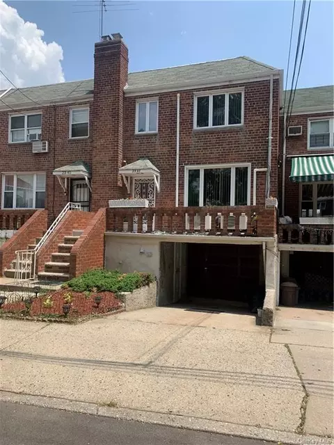2347 94th St, New York, NY 11369