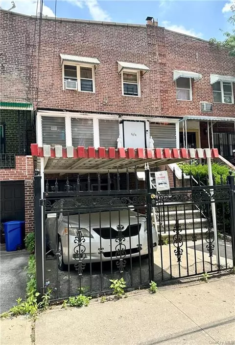 3302 Fish Ave, Bronx, NY 10469