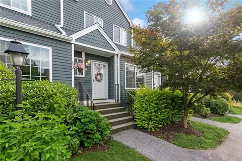 1004 Scarborough Dr, Southeast, NY 10509