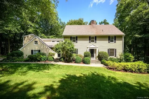 10 Greenridge Dr, New Castle, NY 10514