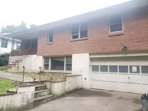 19 Mcarthur Ave, Yonkers, NY 10707